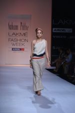 Model walk the ramp for Suhani Pittie Show at Lakme Fashion Week 2013 Day 1 in Grand Hyatt, Mumbai on 22nd March 2013 (10).JPG